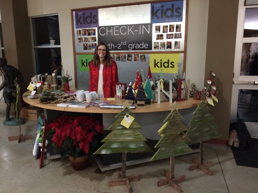 Visitor gift and check-in area at the 2016 Single Parent Ministry Christmas party